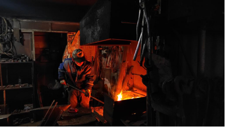 貓先生智能廢品回收箱，再生資源收集柜，小區(qū)垃圾回收站生產(chǎn)廠家